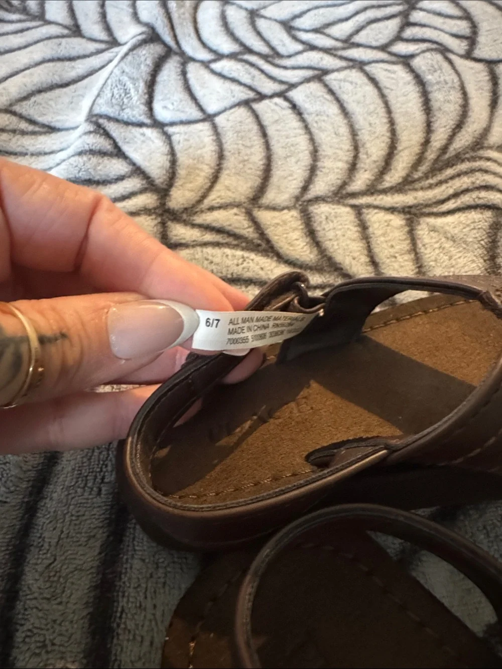 NWOT The Children’s Place Brown Baby Sandals - Size 6/7 (Run Small)